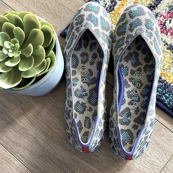Rothy’s round toe size 6.5 gray blue spotted leopard print woman’s flat s… - Picture 13 of 16